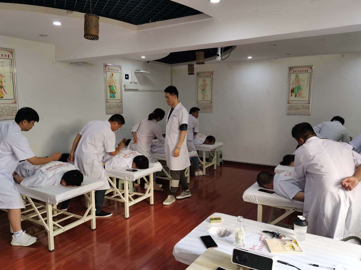 三台县本地哪里有推拿按摩针灸正骨治疗诊断正规培训学校哪里好